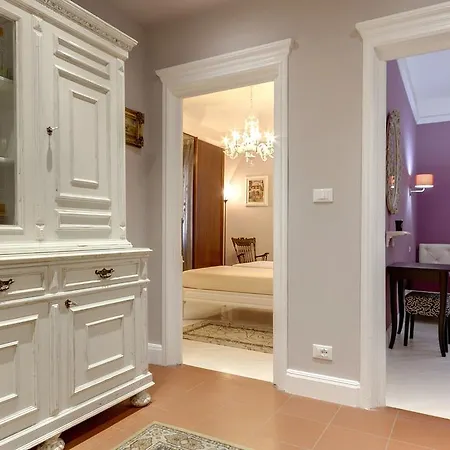 Florence Apartments Home Feeling-2